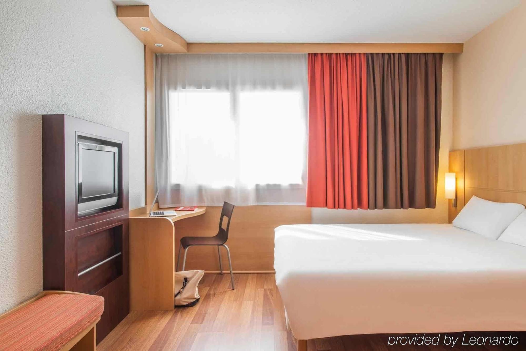 Ibis Cholet Hotel Eksteriør billede